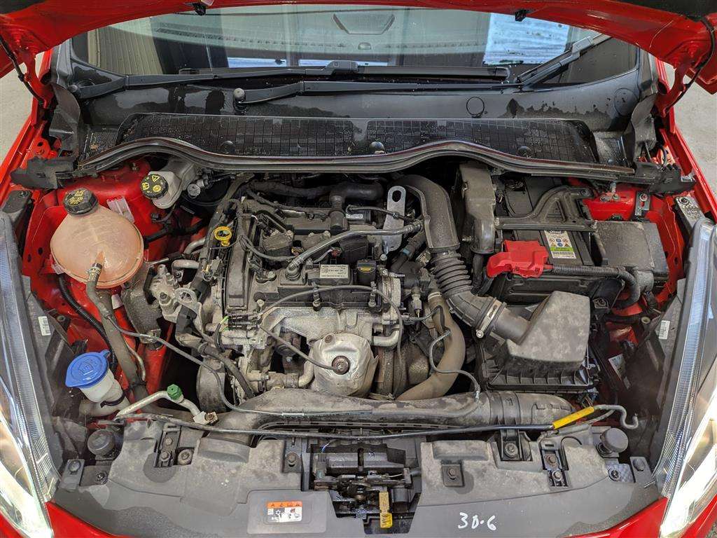 <p>2017 FORD FIESTA ZETEC</p>