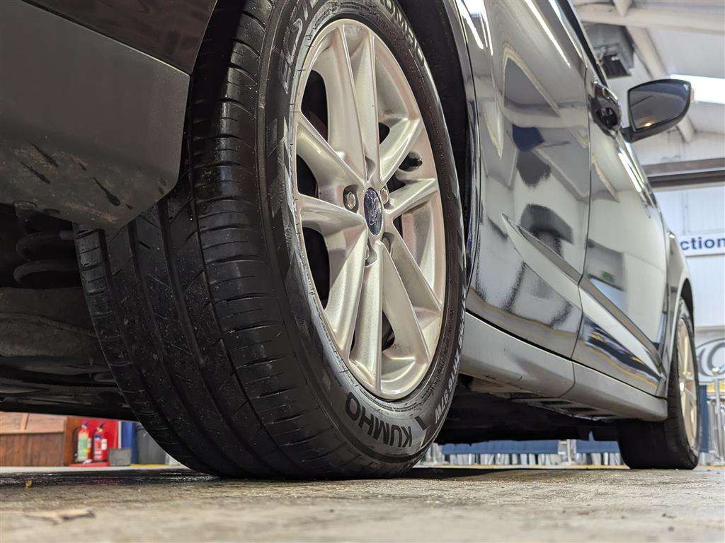 <p>2016 FORD C-MAX ZETEC TDCI</p>