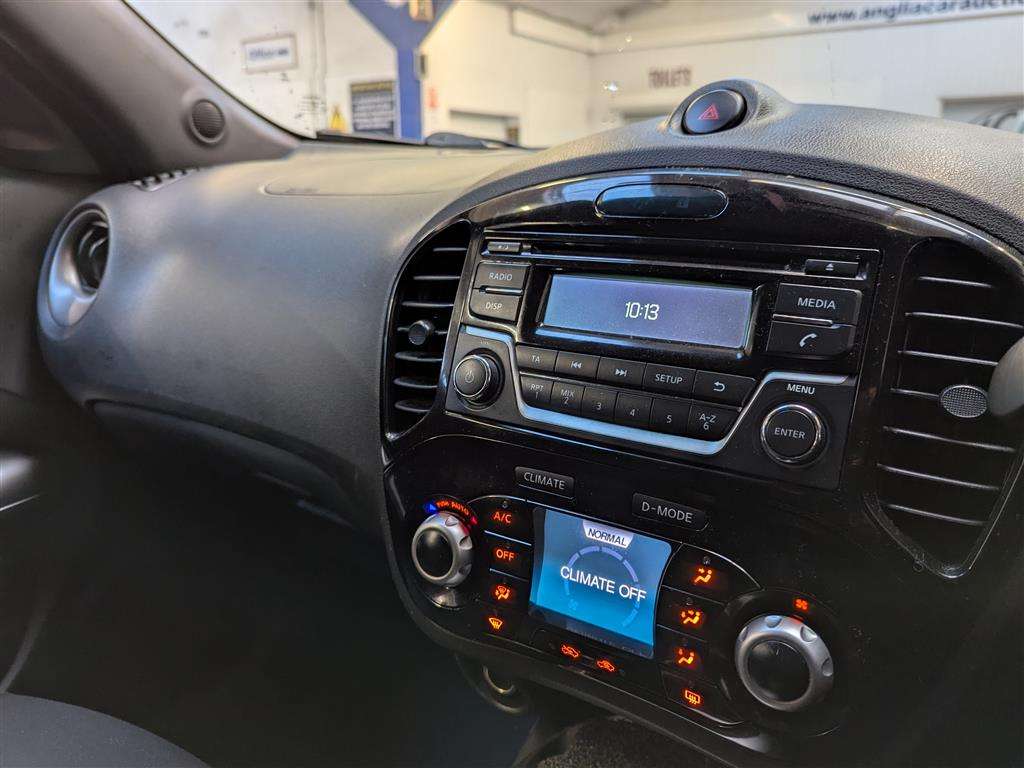 <p>2016 NISSAN JUKE ACENTA DIG-T</p>