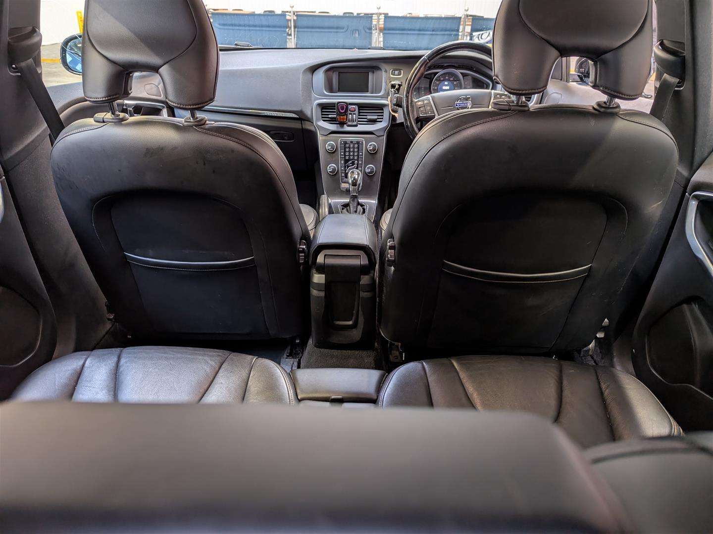 <p>2015 VOLVO V40 CROSS COUNTRY LUX D2</p>