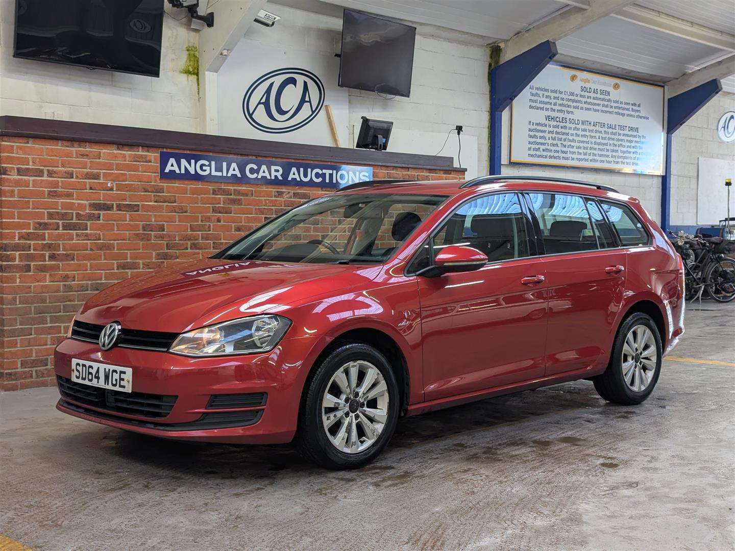 <p>2014 VOLKSWAGEN GOLF SE BLUEMOTION TECH T</p>