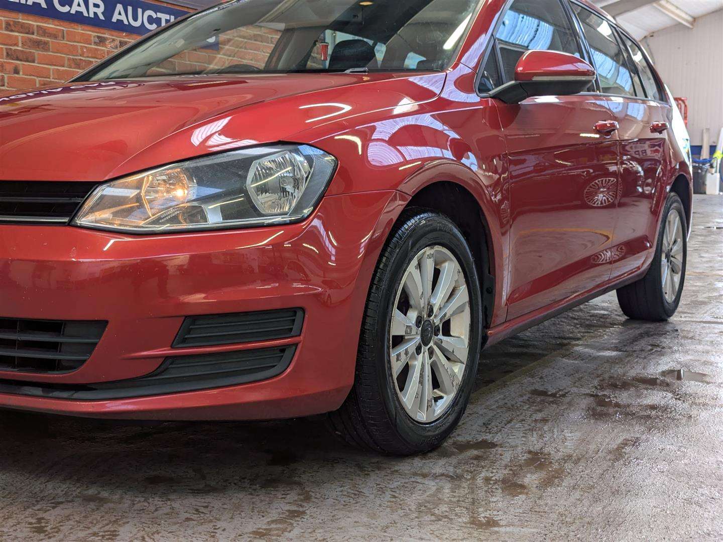 <p>2014 VOLKSWAGEN GOLF SE BLUEMOTION TECH T</p>