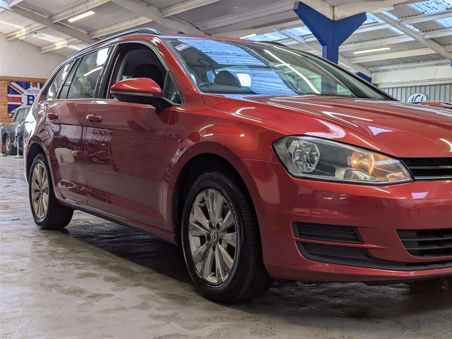 <p>2014 VOLKSWAGEN GOLF SE BLUEMOTION TECH T</p>