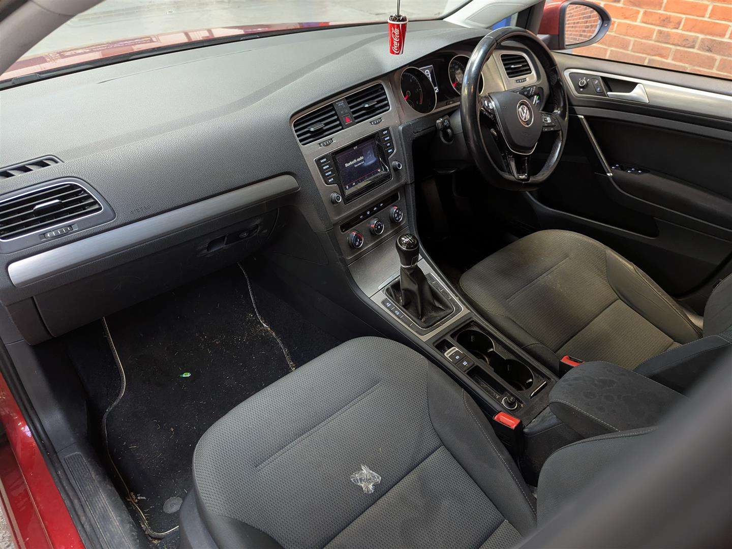 <p>2014 VOLKSWAGEN GOLF SE BLUEMOTION TECH T</p>