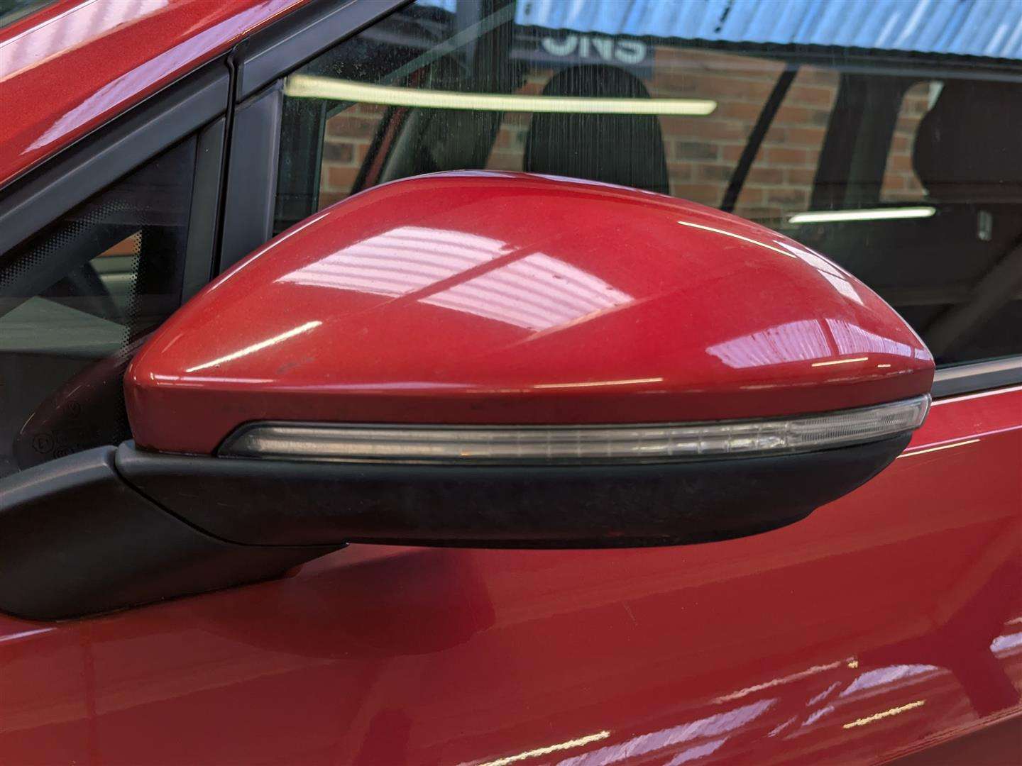 <p>2014 VOLKSWAGEN GOLF SE BLUEMOTION TECH T</p>