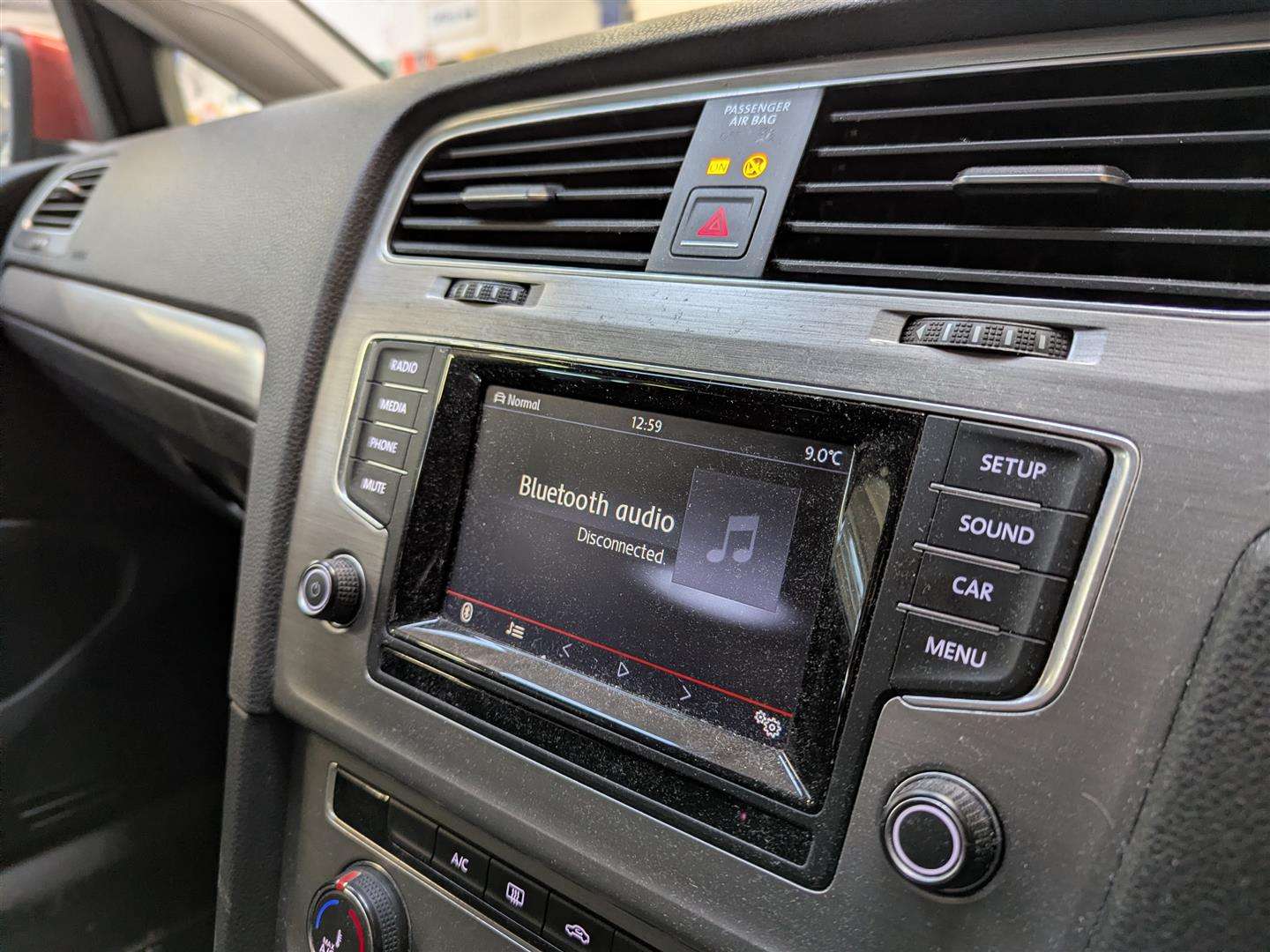 <p>2014 VOLKSWAGEN GOLF SE BLUEMOTION TECH T</p>