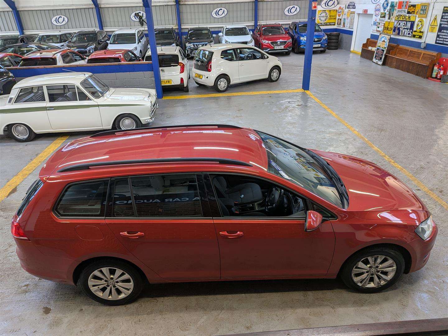 <p>2014 VOLKSWAGEN GOLF SE BLUEMOTION TECH T</p>