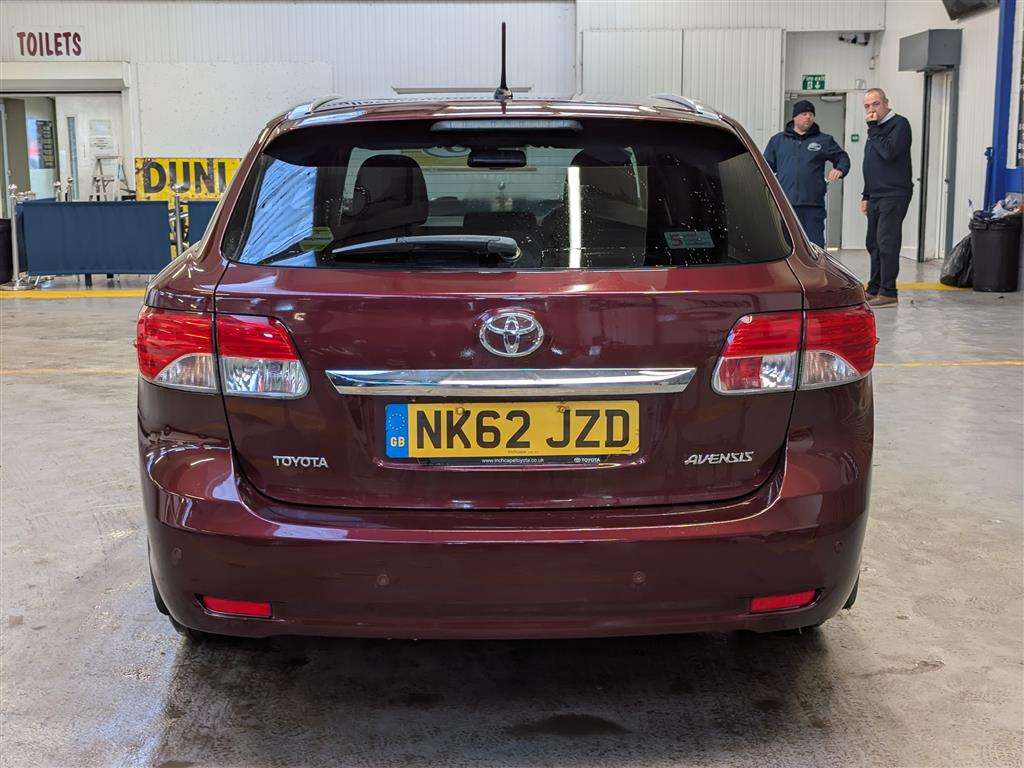 <p>2013 TOYOTA AVENSIS TR D-4D</p>