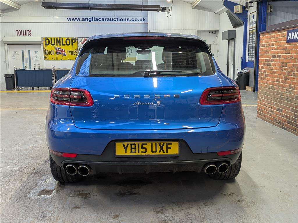 <p>2015 PORSCHE MACAN S D S-A</p>