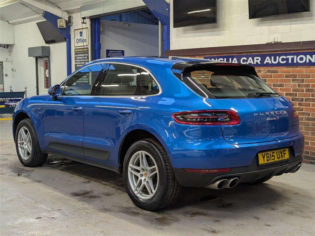 <p>2015 PORSCHE MACAN S D S-A</p>