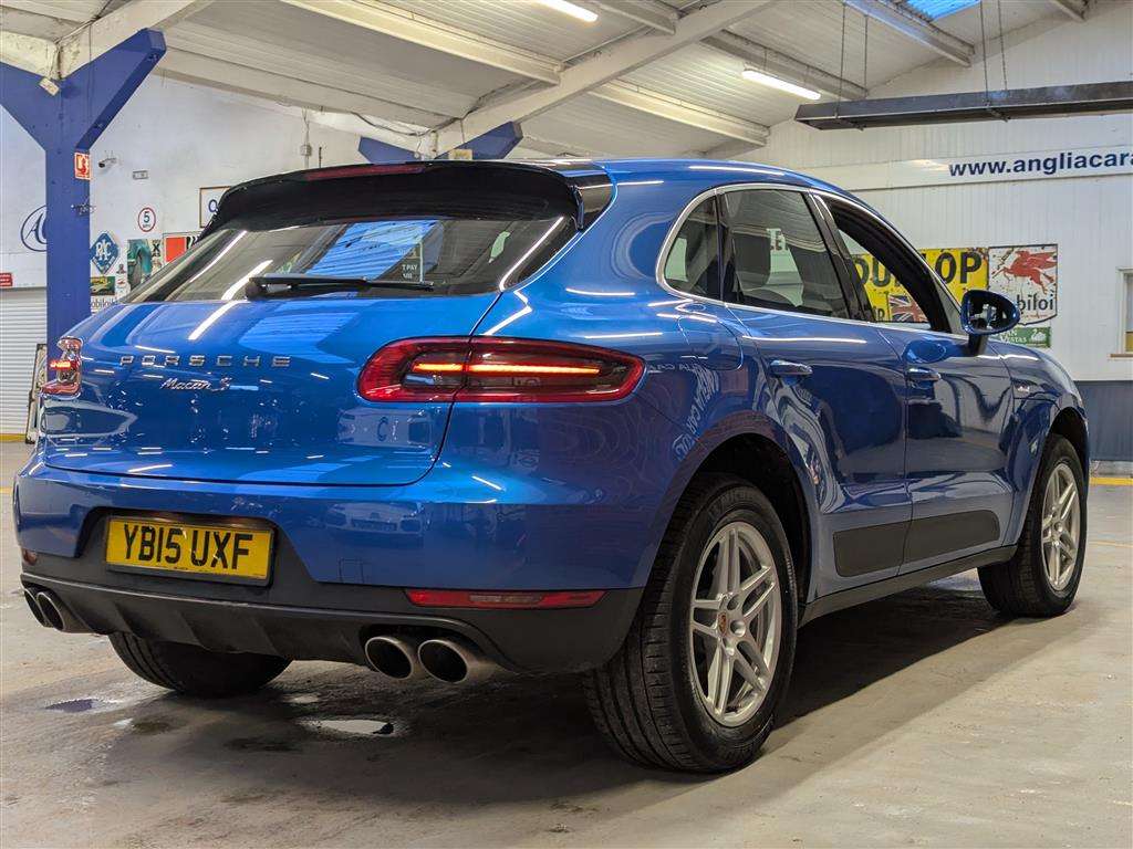 <p>2015 PORSCHE MACAN S D S-A</p>