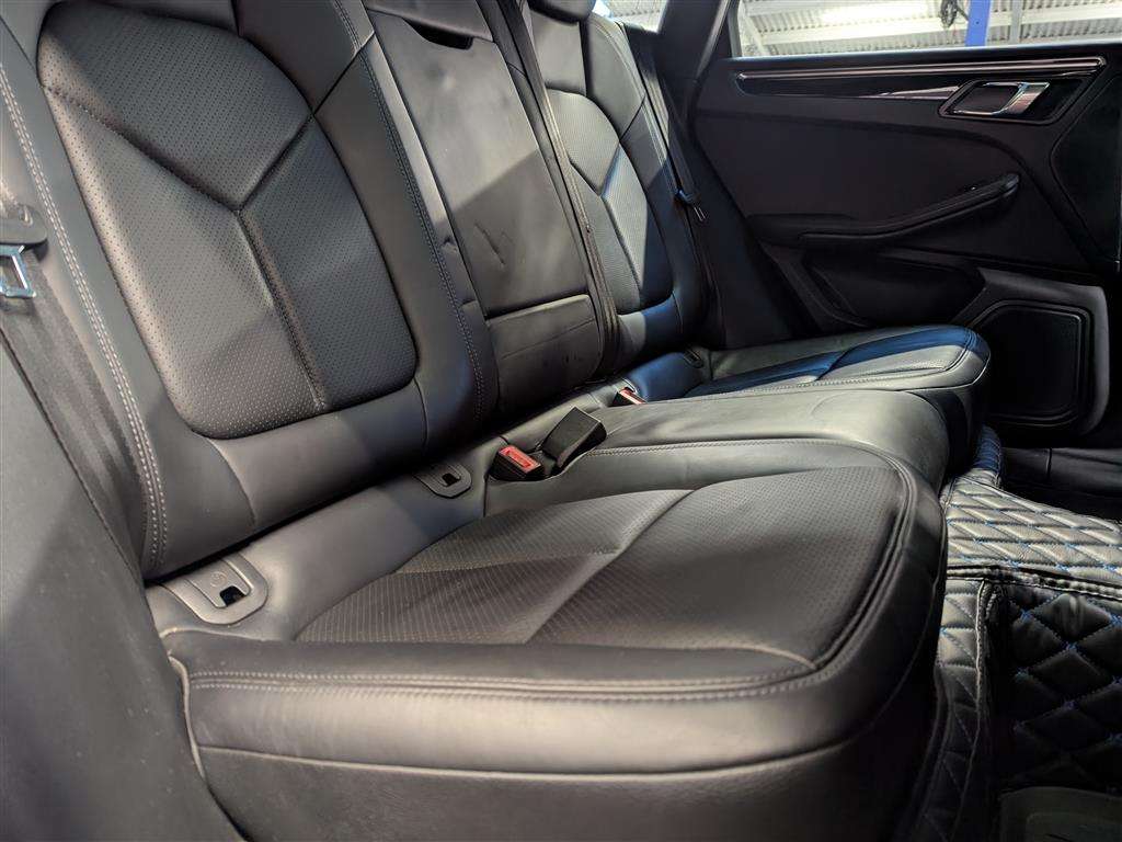 <p>2015 PORSCHE MACAN S D S-A</p>