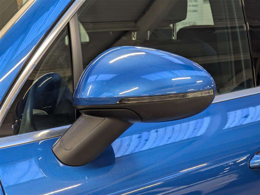 <p>2015 PORSCHE MACAN S D S-A</p>