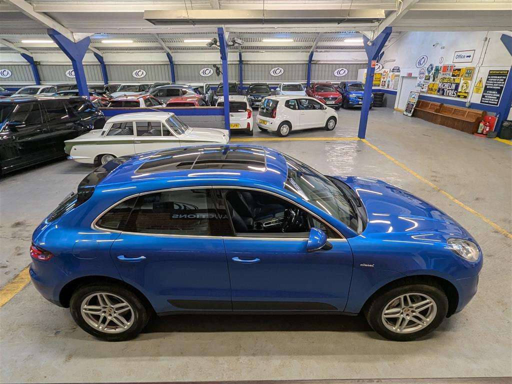 <p>2015 PORSCHE MACAN S D S-A</p>