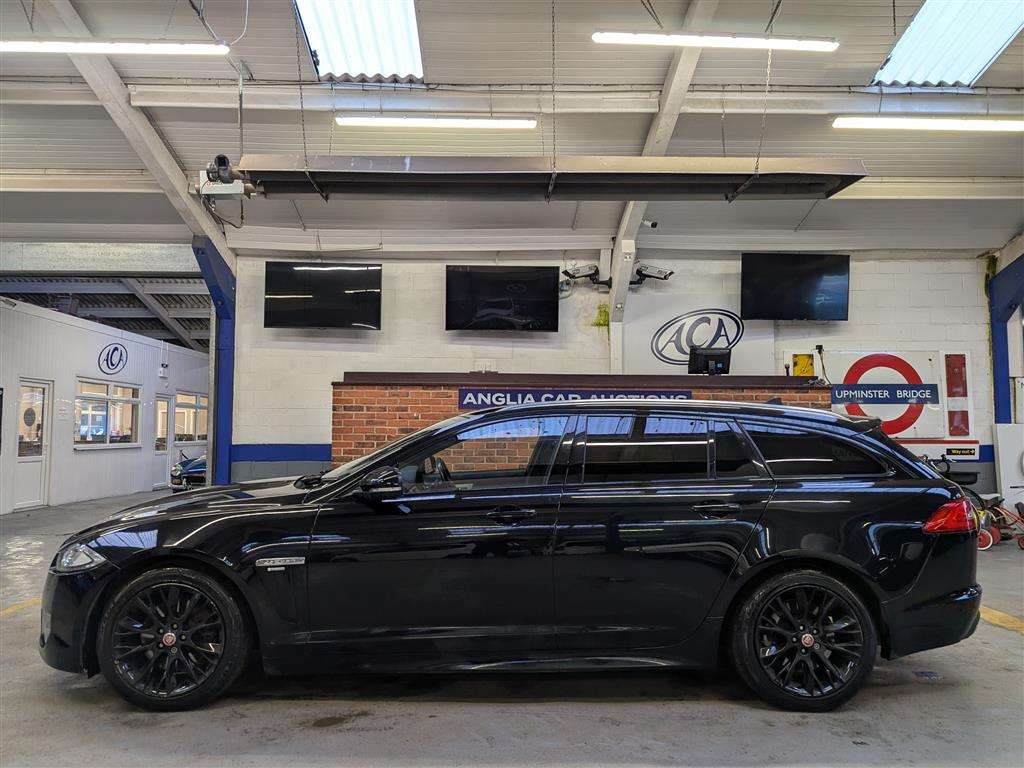 <p>2014 JAGUAR XF R-SPORT V6 D AUTO</p>