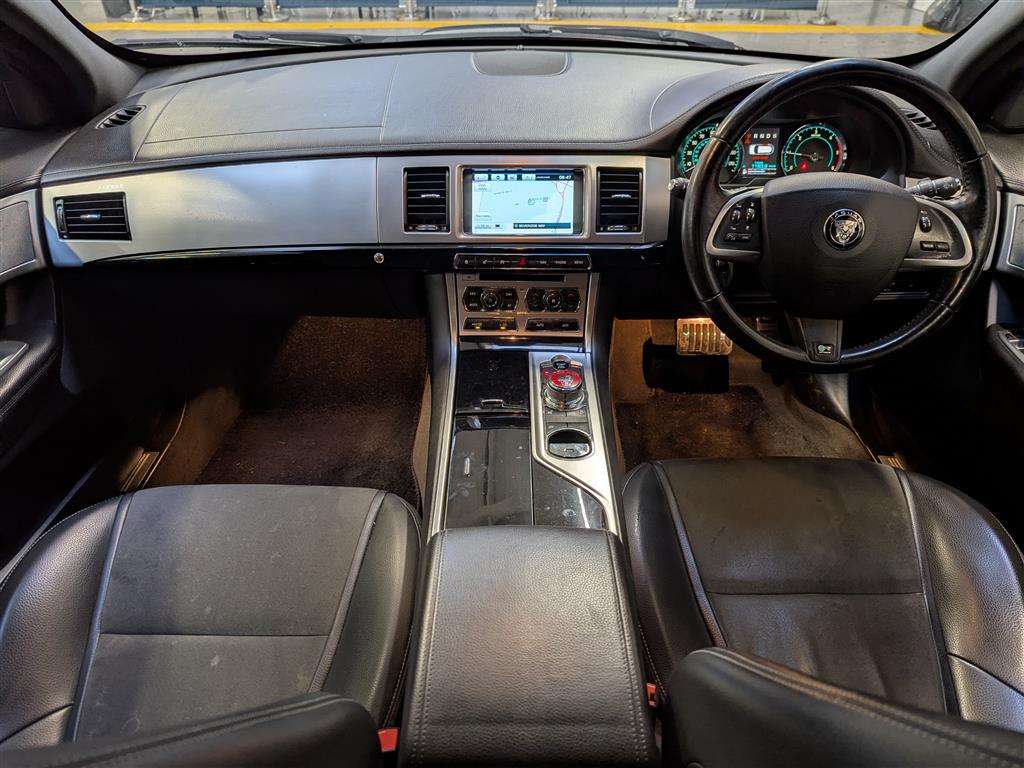 <p>2014 JAGUAR XF R-SPORT V6 D AUTO</p>