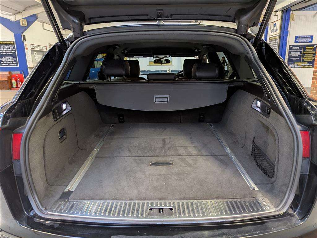 <p>2014 JAGUAR XF R-SPORT V6 D AUTO</p>