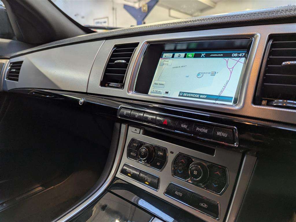 <p>2014 JAGUAR XF R-SPORT V6 D AUTO</p>