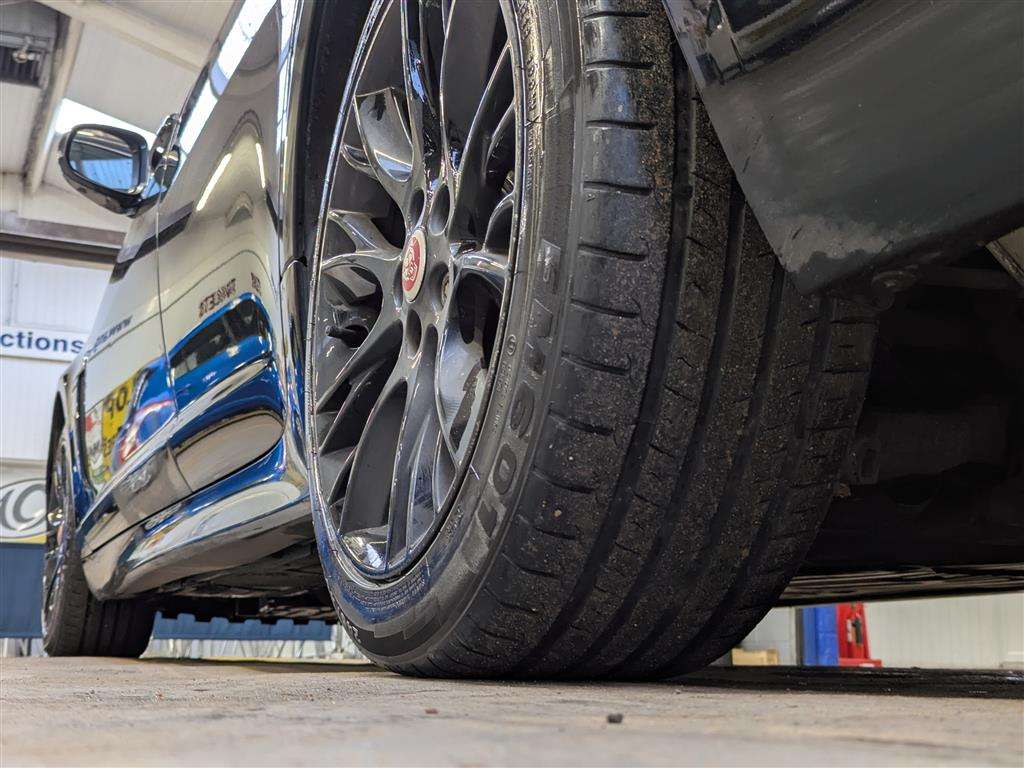 <p>2014 JAGUAR XF R-SPORT V6 D AUTO</p>