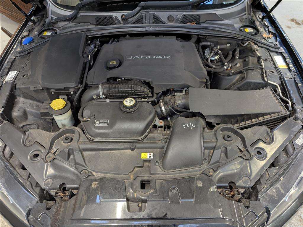 <p>2014 JAGUAR XF R-SPORT V6 D AUTO</p>