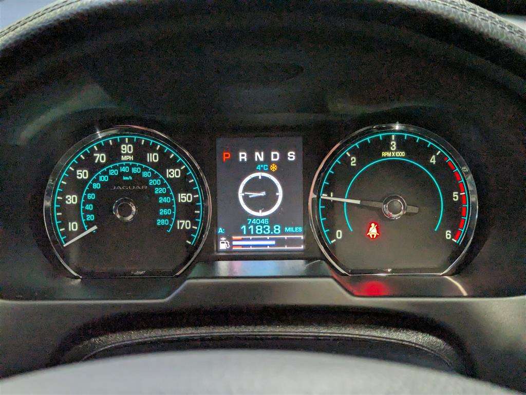 <p>2014 JAGUAR XF R-SPORT V6 D AUTO</p>
