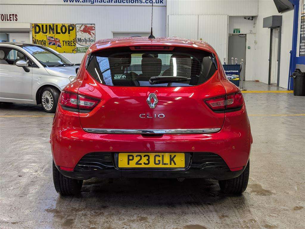 <p>2013 RENAULT CLIO DYNAMIQUE MEDIANAV</p>