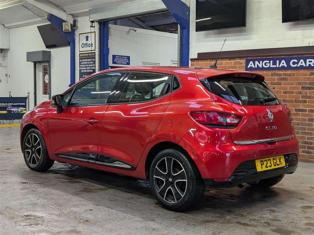 <p>2013 RENAULT CLIO DYNAMIQUE MEDIANAV</p>