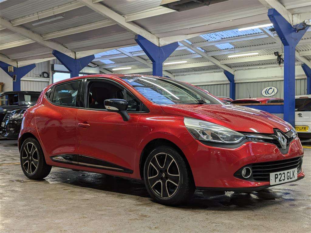 <p>2013 RENAULT CLIO DYNAMIQUE MEDIANAV</p>