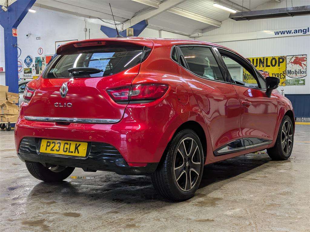 <p>2013 RENAULT CLIO DYNAMIQUE MEDIANAV</p>