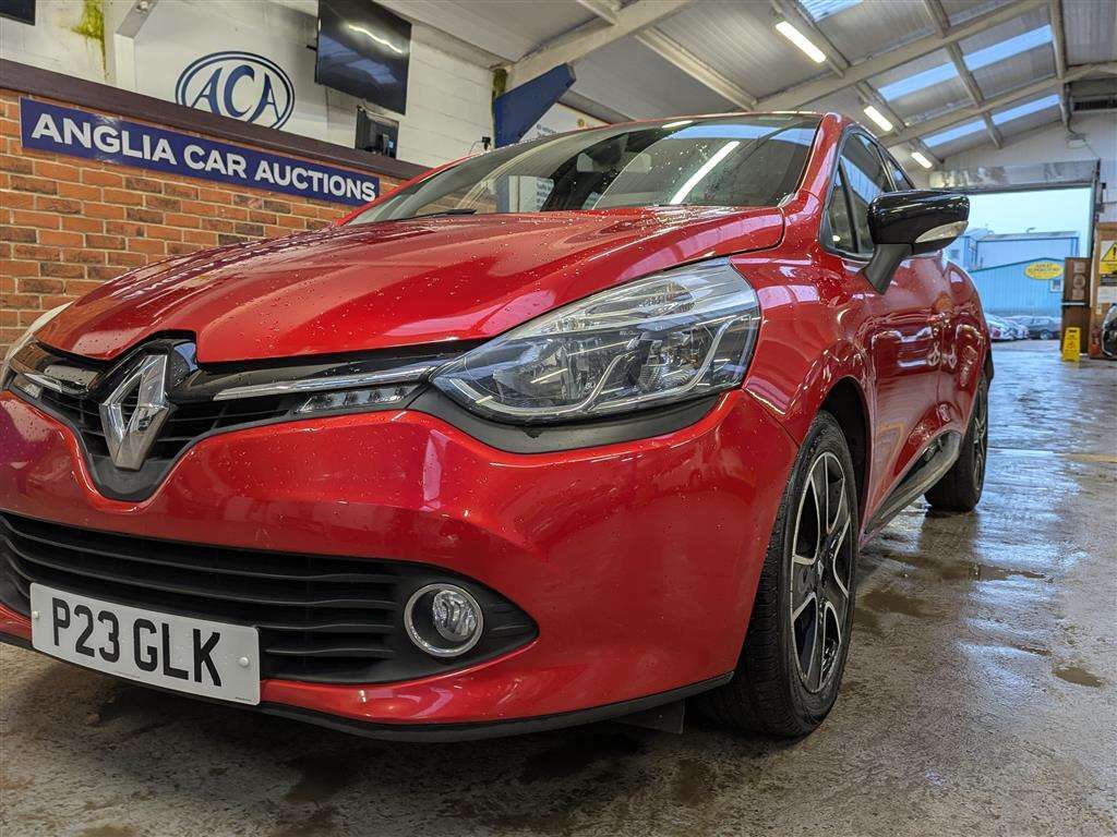 <p>2013 RENAULT CLIO DYNAMIQUE MEDIANAV</p>