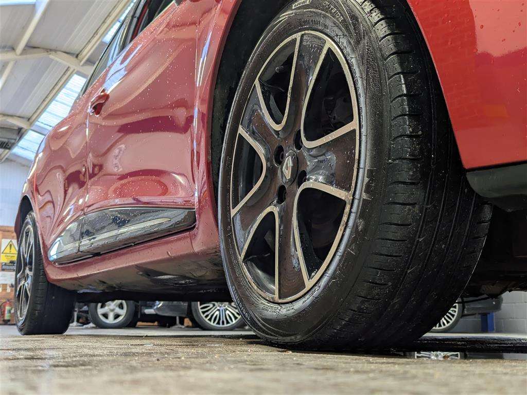 <p>2013 RENAULT CLIO DYNAMIQUE MEDIANAV</p>