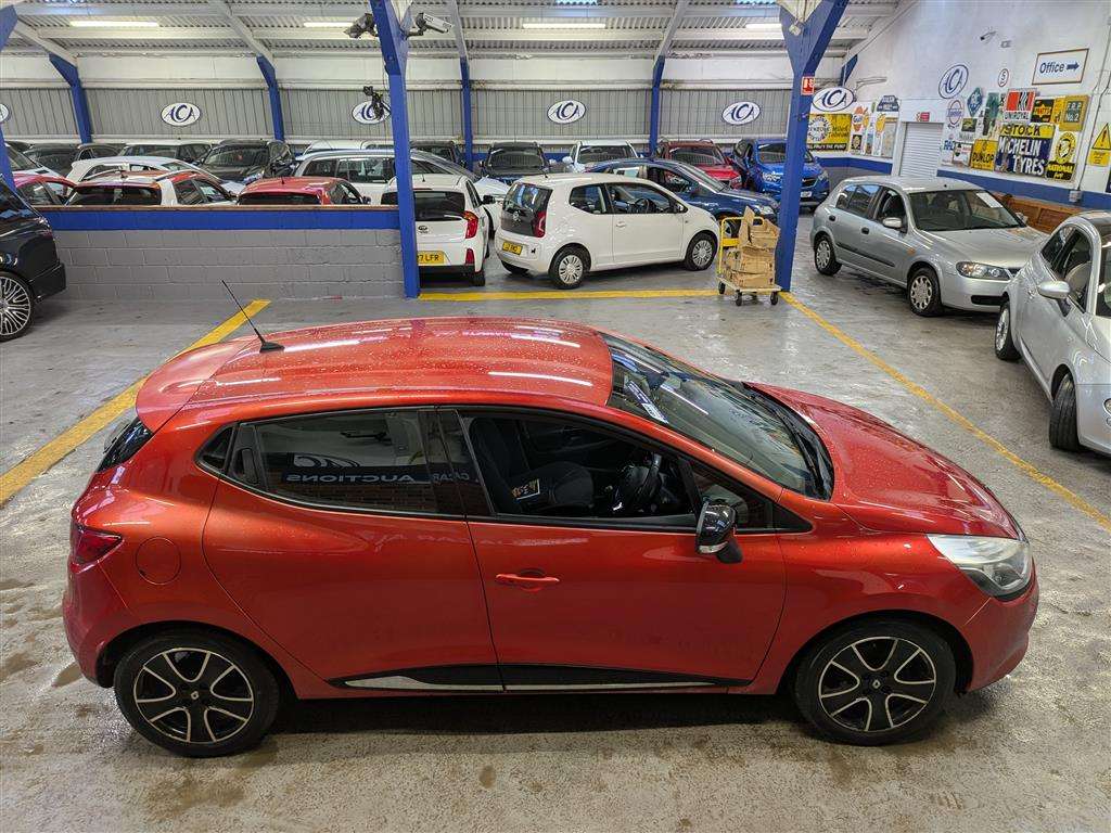 <p>2013 RENAULT CLIO DYNAMIQUE MEDIANAV</p>