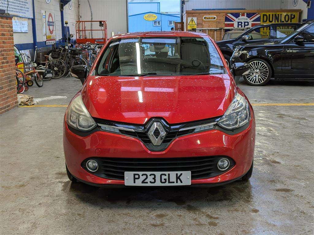 <p>2013 RENAULT CLIO DYNAMIQUE MEDIANAV</p>