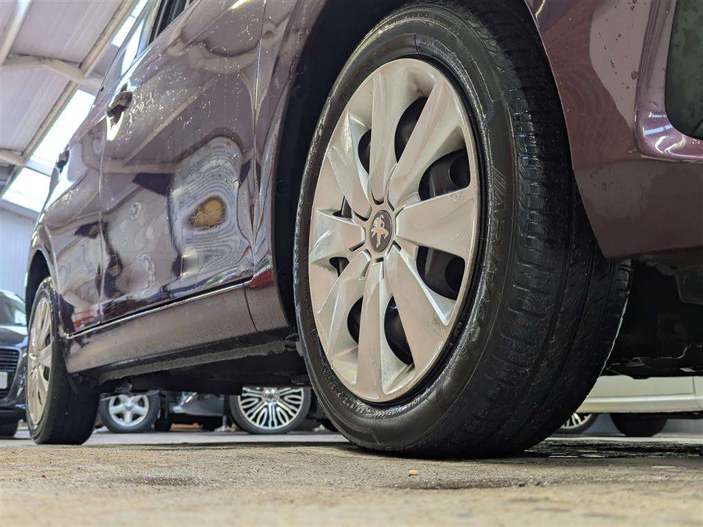 <p>2015 PEUGEOT 108 ACTIVE S-A</p>