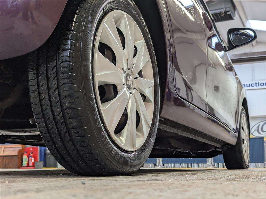 <p>2015 PEUGEOT 108 ACTIVE S-A</p>