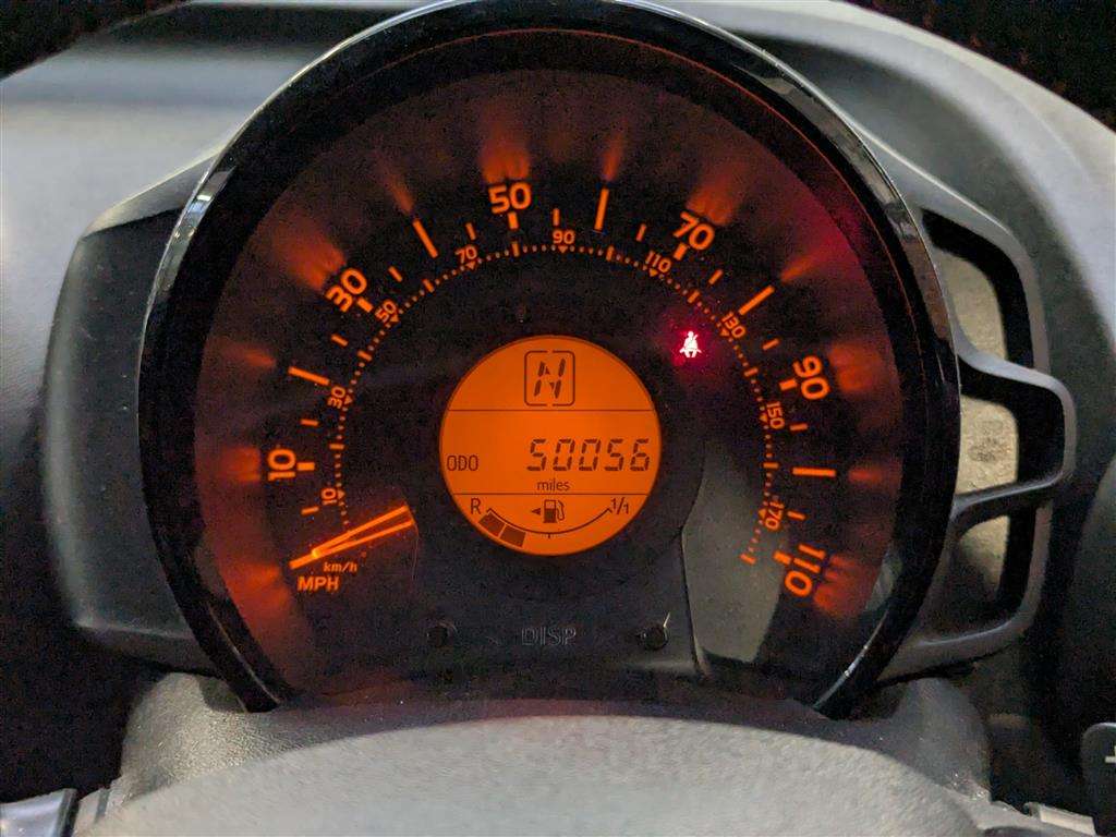 <p>2015 PEUGEOT 108 ACTIVE S-A</p>