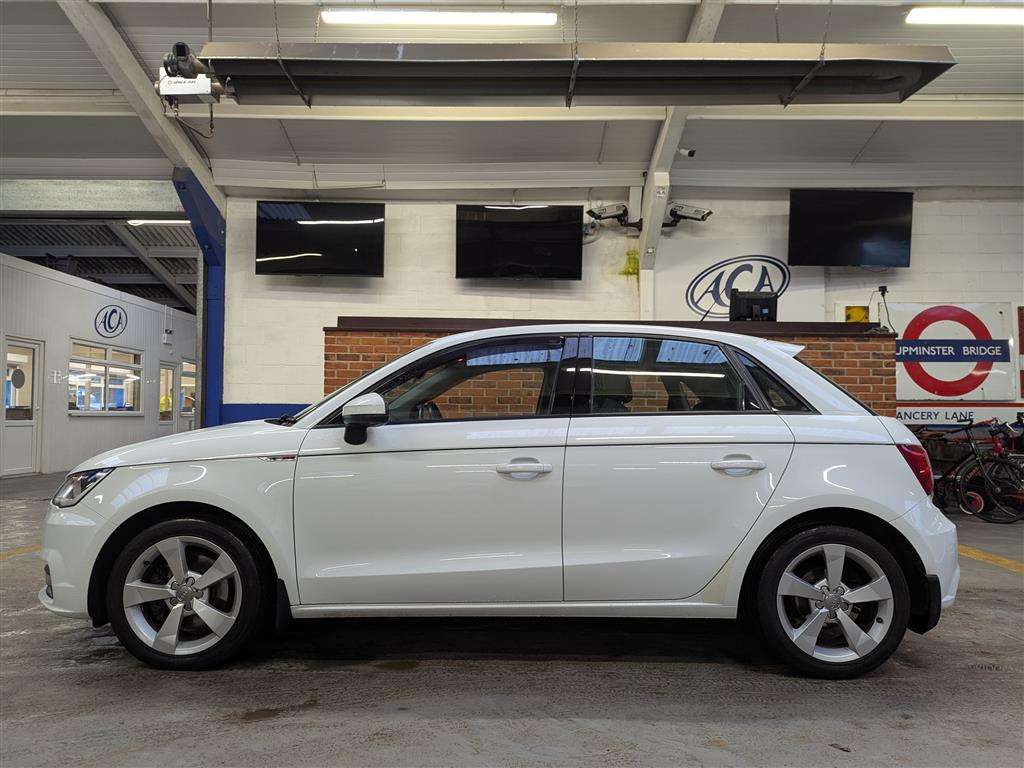 <p>2015 AUDI A1 SPORT TDI</p>