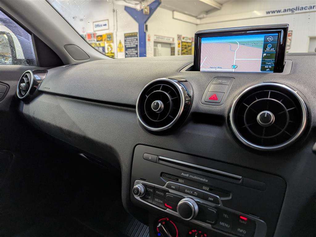 <p>2015 AUDI A1 SPORT TDI</p>