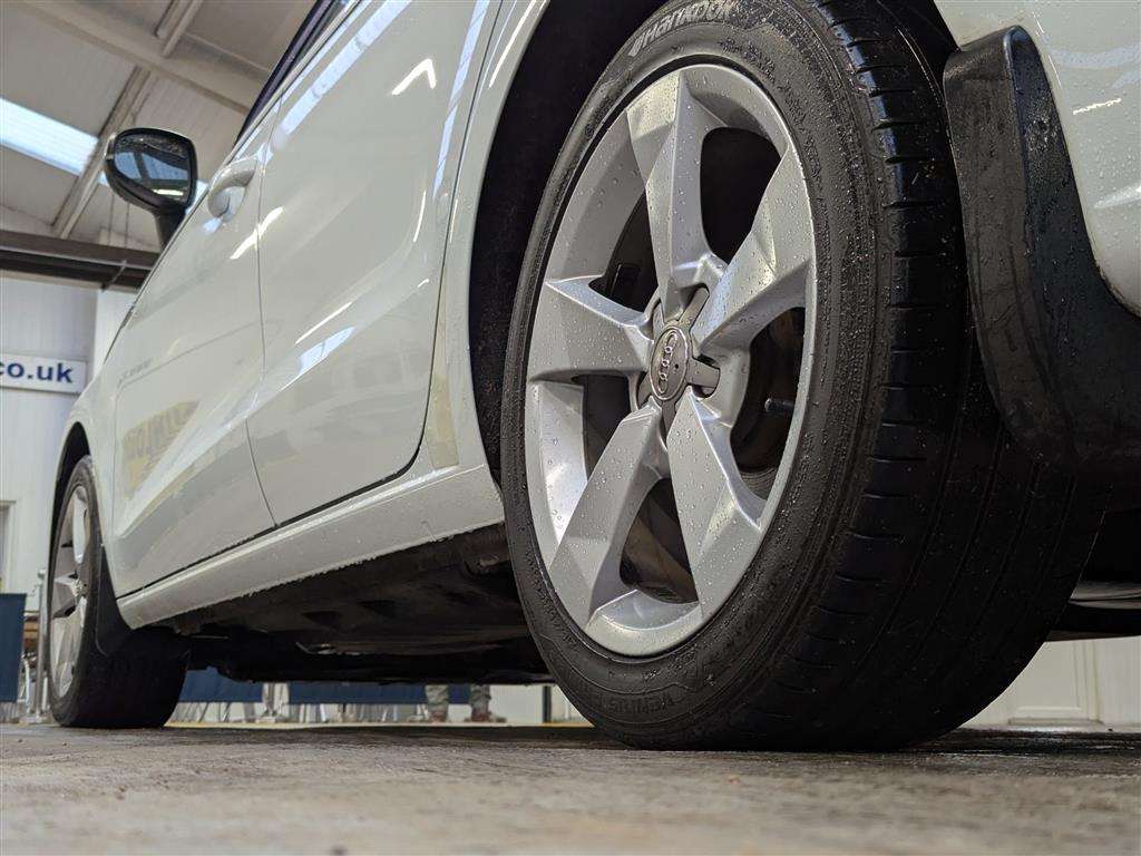 <p>2015 AUDI A1 SPORT TDI</p>