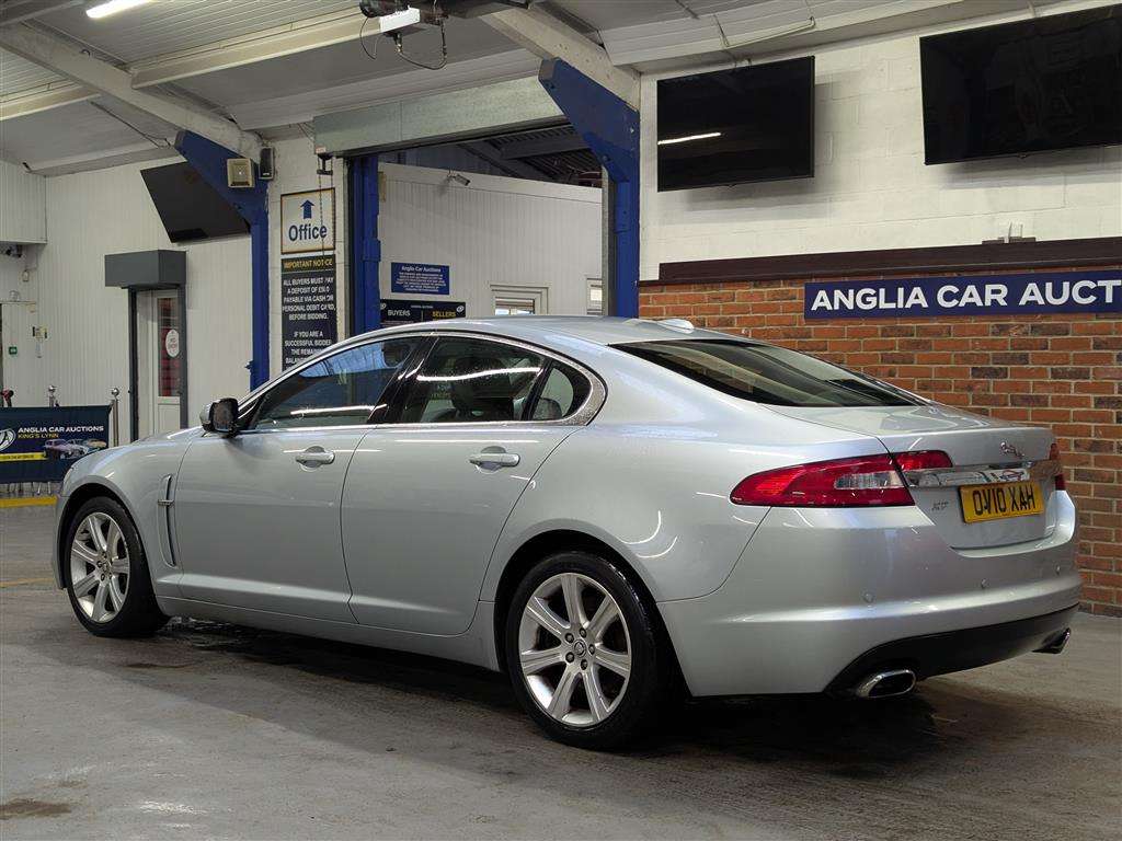 <p>2010 JAGUAR XF LUXURY V6 AUTO</p>