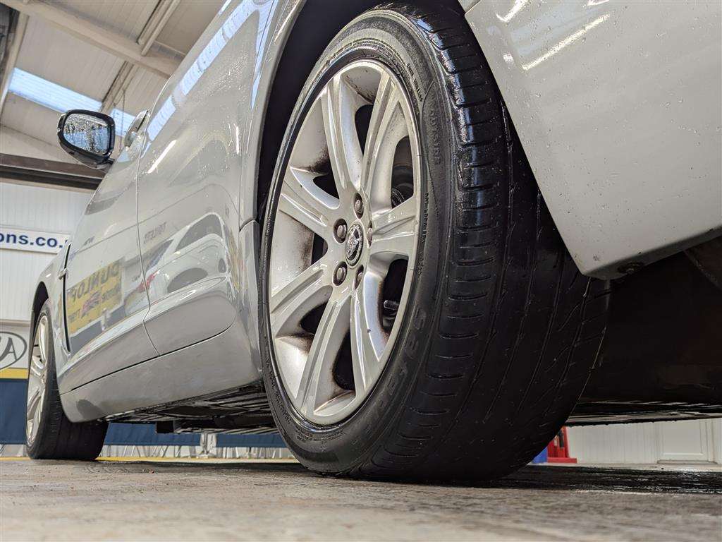 <p>2010 JAGUAR XF LUXURY V6 AUTO</p>