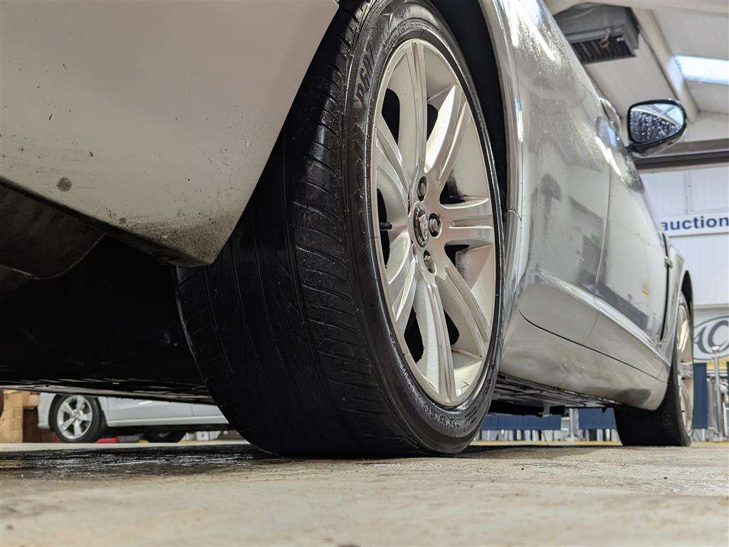 <p>2010 JAGUAR XF LUXURY V6 AUTO</p>