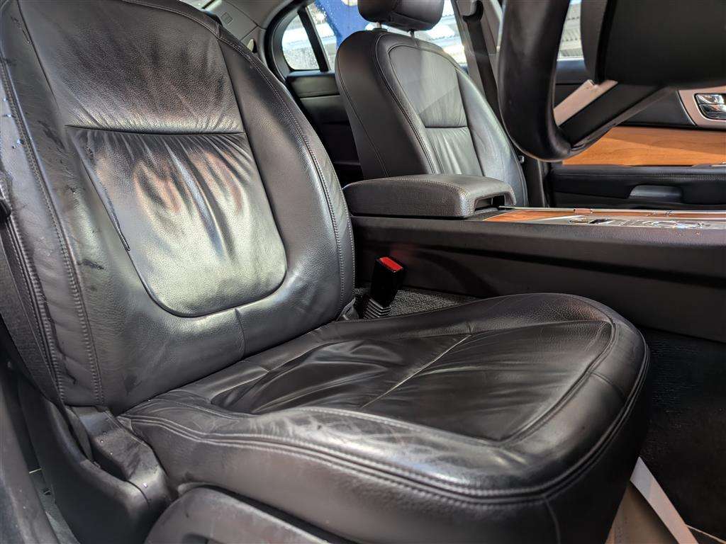 <p>2010 JAGUAR XF LUXURY V6 AUTO</p>