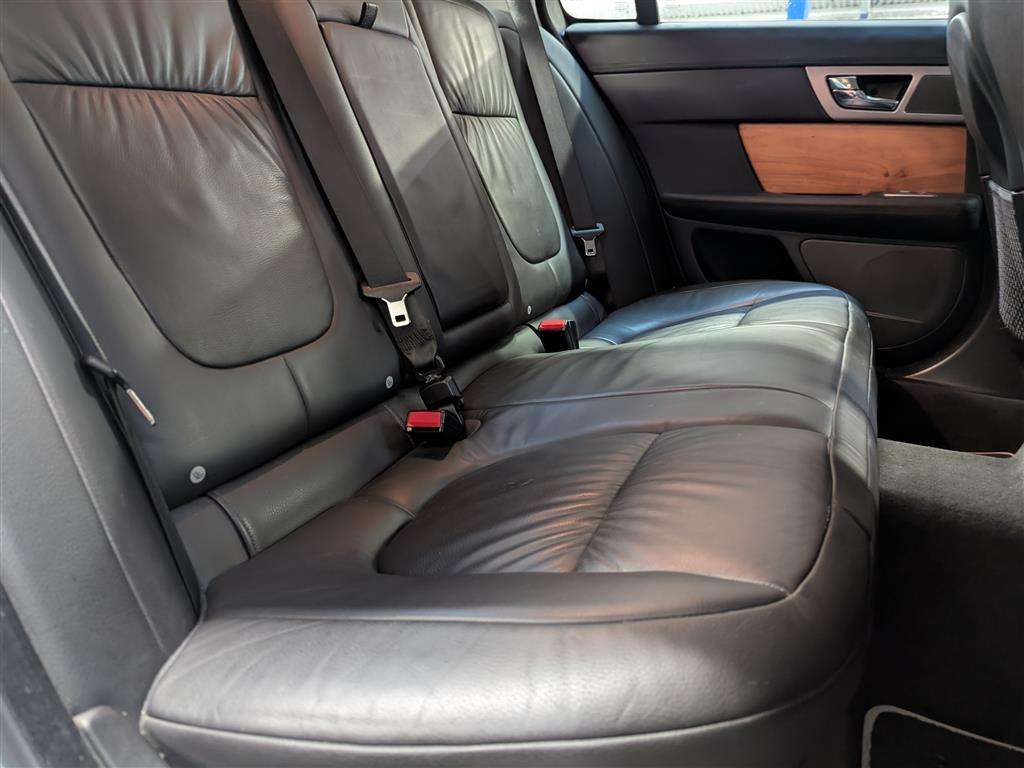 <p>2010 JAGUAR XF LUXURY V6 AUTO</p>