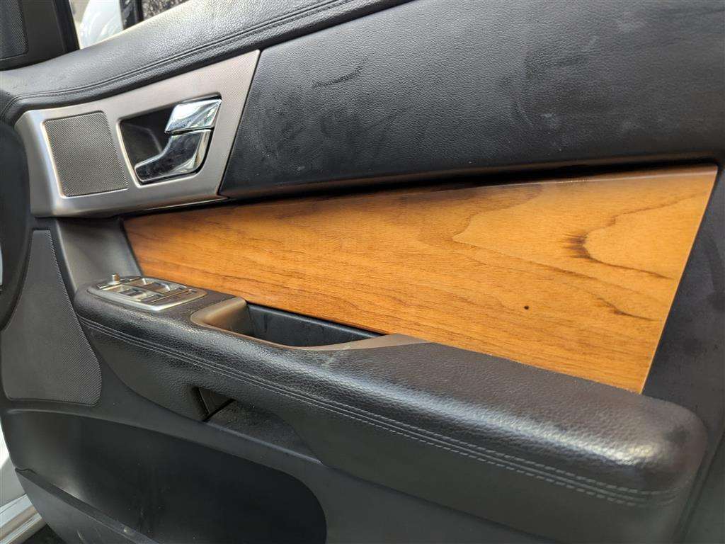 <p>2010 JAGUAR XF LUXURY V6 AUTO</p>