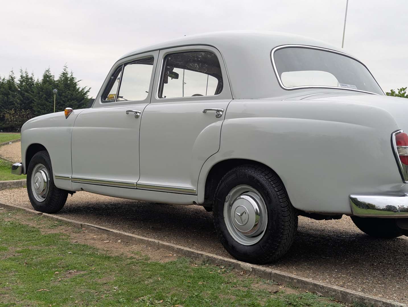 <p>1961 MERCEDES PONTON 180B</p>