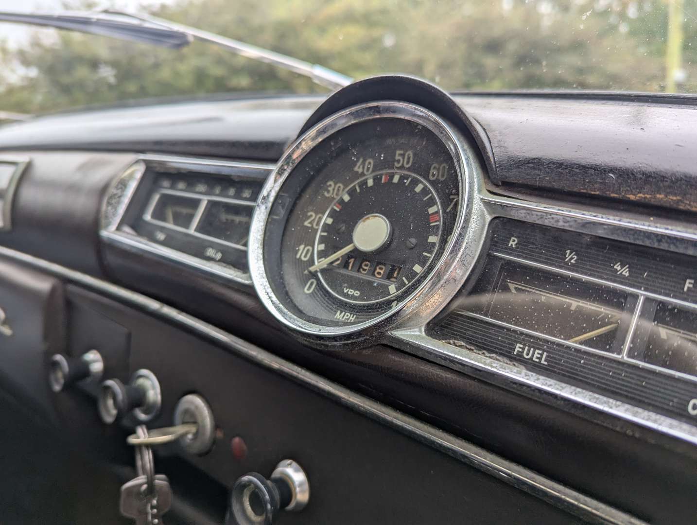 <p>1961 MERCEDES PONTON 180B</p>