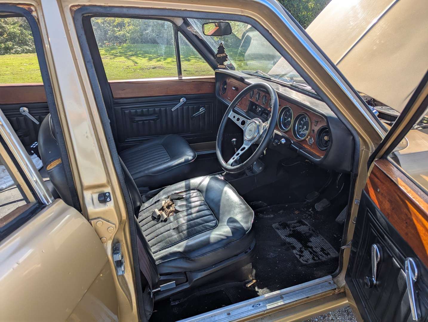 <p>1970 FORD CORTINA 1600E</p>