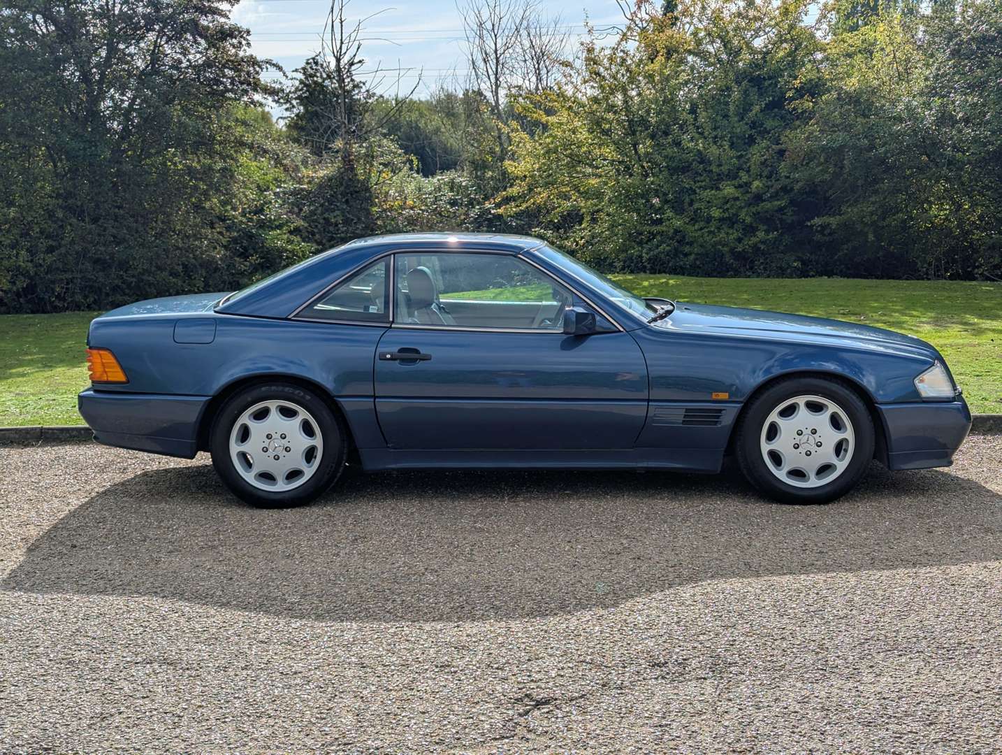 <p>1992 MERCEDES 300SL-24 AUTO</p>