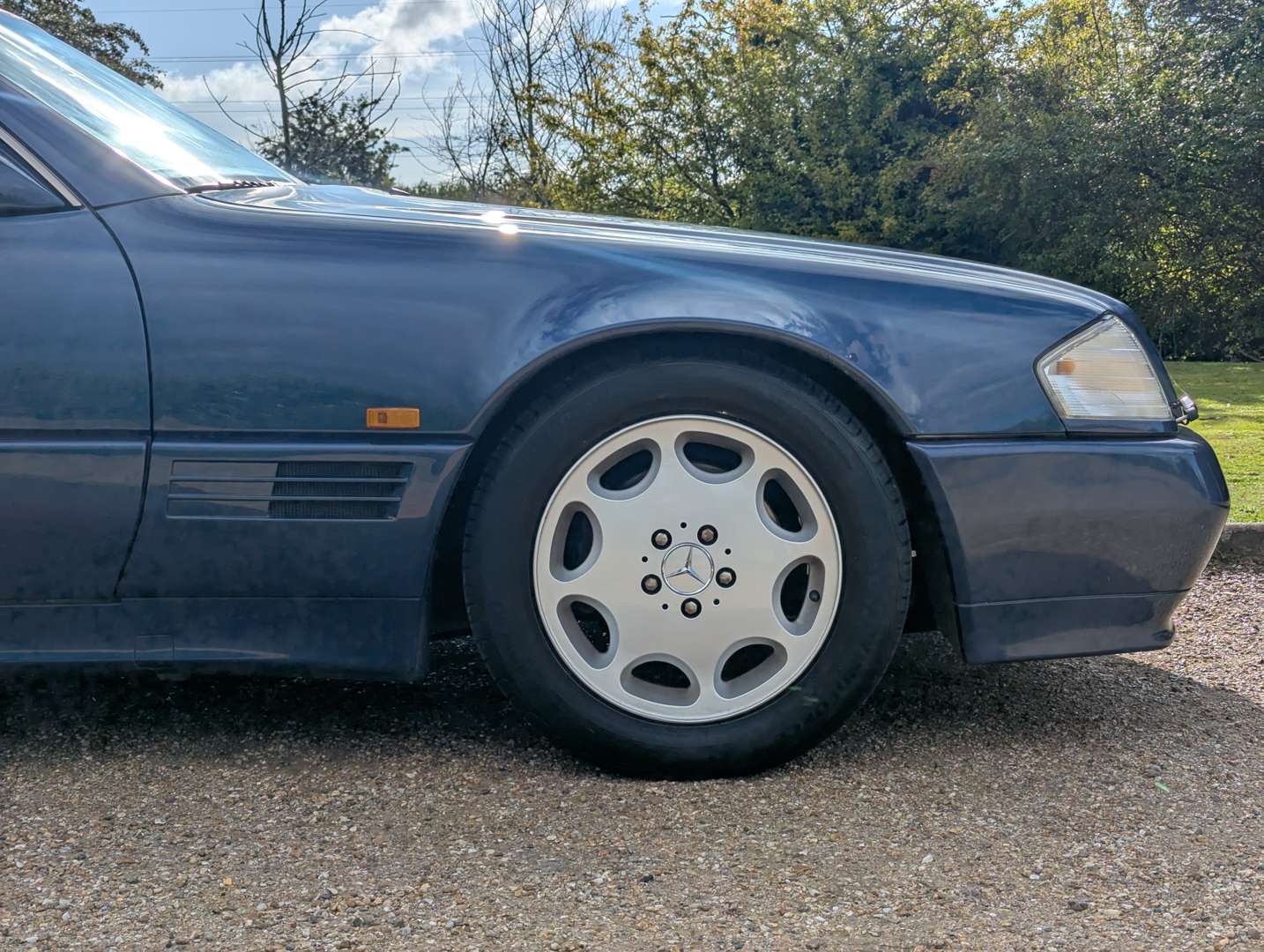 <p>1992 MERCEDES 300SL-24 AUTO</p>